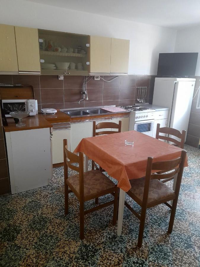 Apartments With A Parking Space Kampor, Rab - 4984 Екстериор снимка