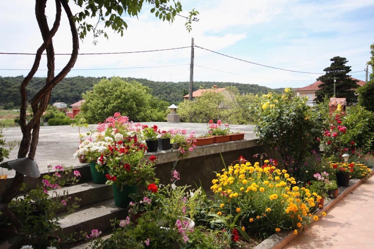Apartments With A Parking Space Kampor, Rab - 4984 Екстериор снимка
