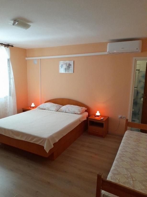 Apartments With A Parking Space Kampor, Rab - 4984 Екстериор снимка